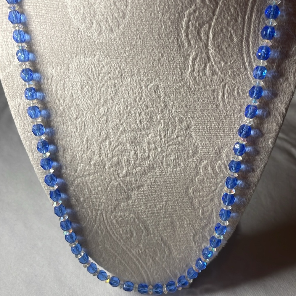 Lot of Beaded Necklaces - all have clasps- includes 3 necklaces - EUC - Picture 5 of 5